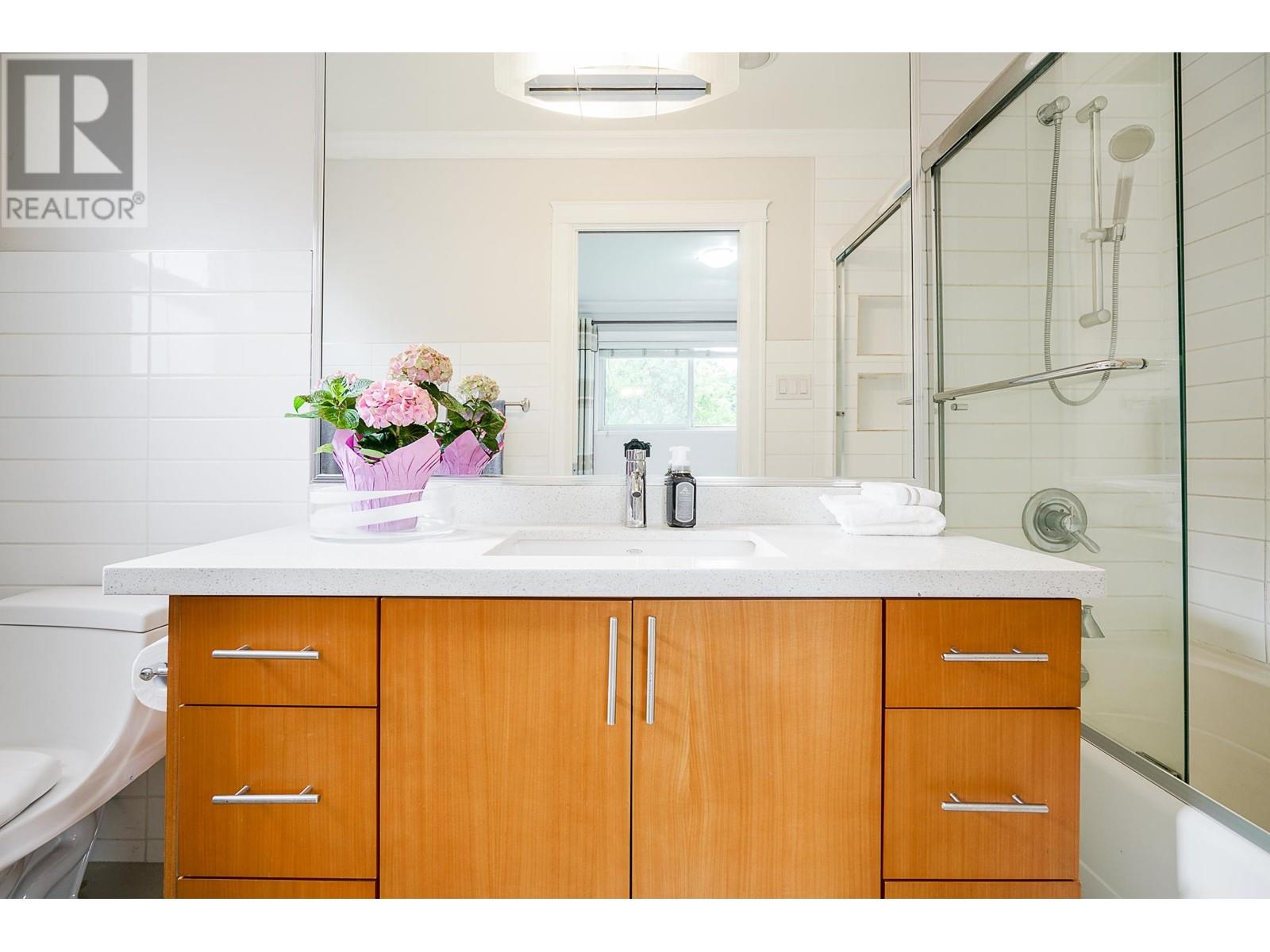 6025 Dickens Street, Burnaby, British Columbia  V5H 1W6 - Photo 24 - R2788325