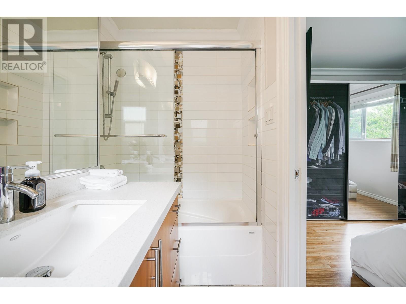 6025 Dickens Street, Burnaby, British Columbia  V5H 1W6 - Photo 25 - R2788325