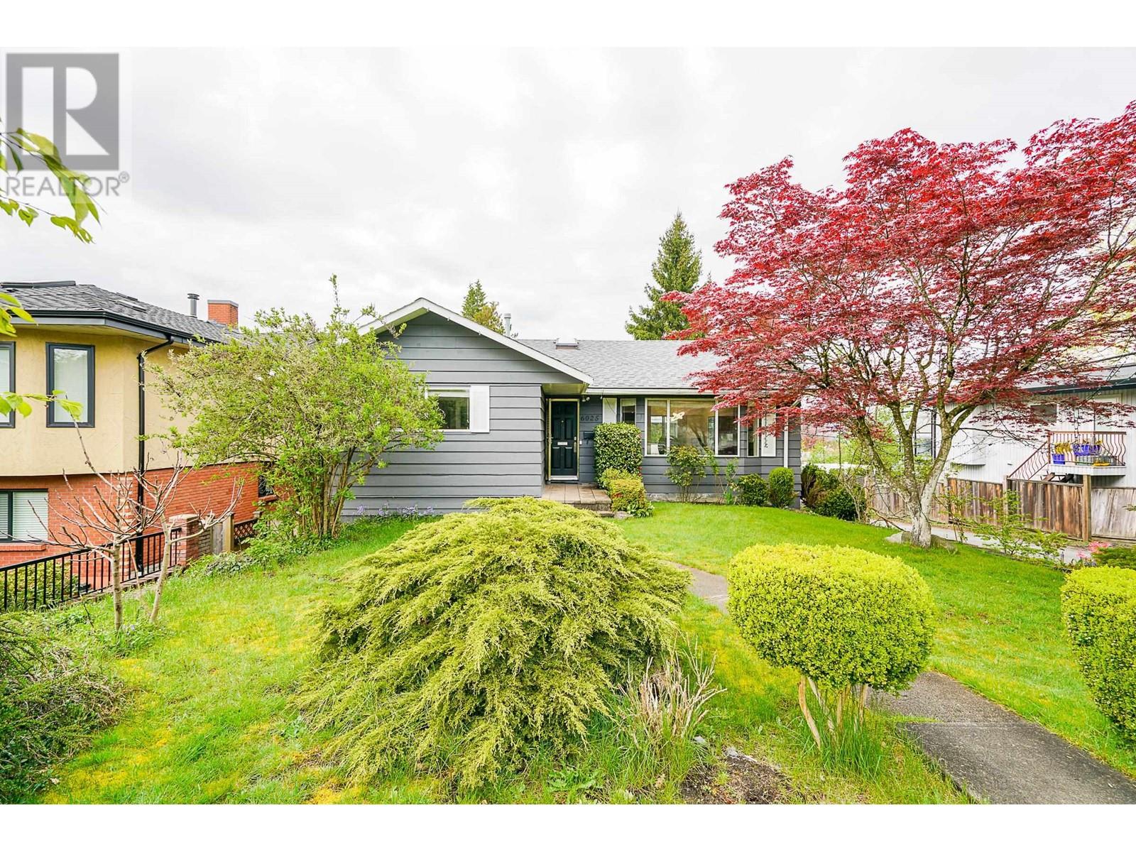 6025 Dickens Street, Burnaby, British Columbia  V5H 1W6 - Photo 2 - R2788325