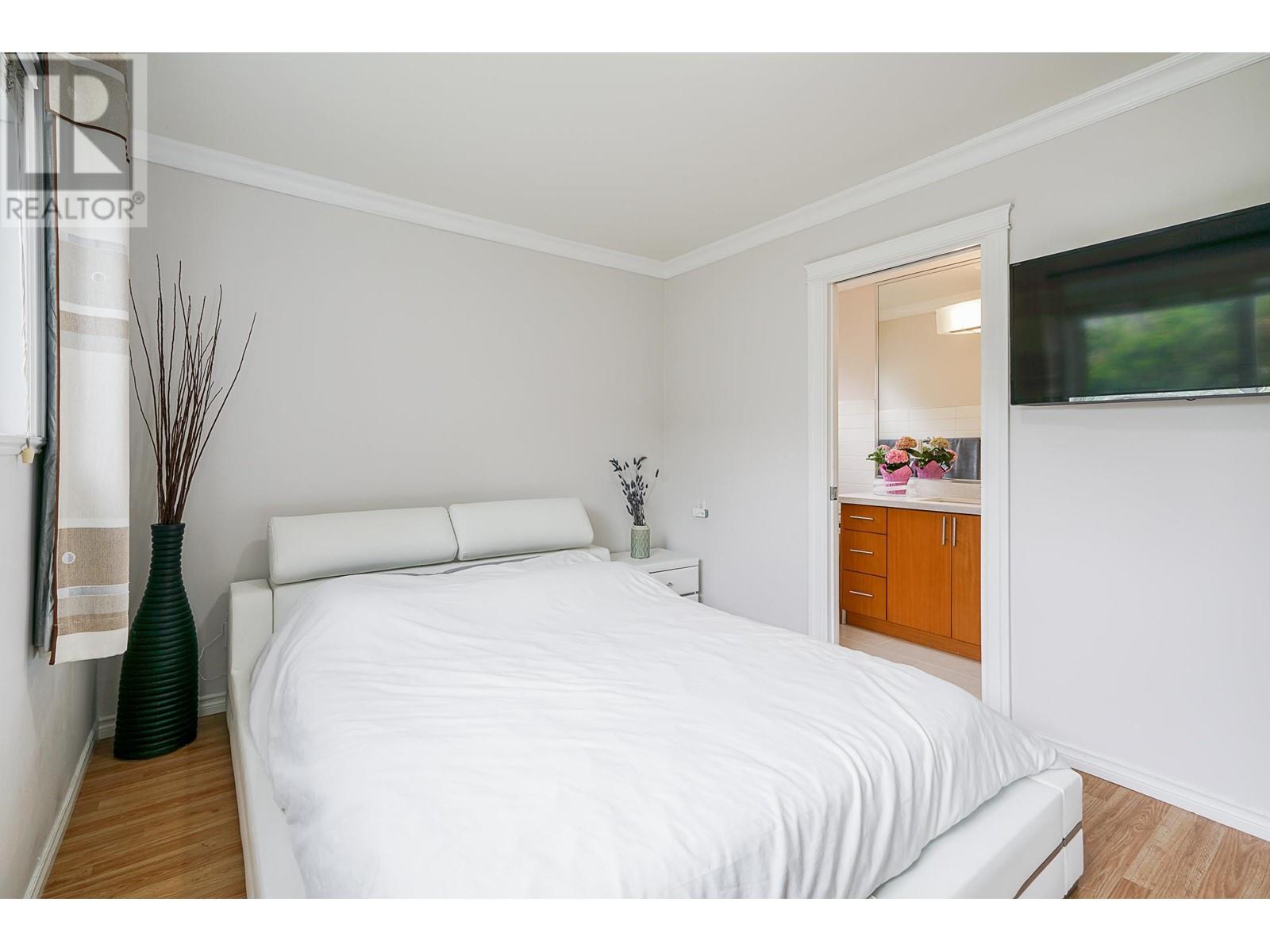 6025 Dickens Street, Burnaby, British Columbia  V5H 1W6 - Photo 23 - R2788325