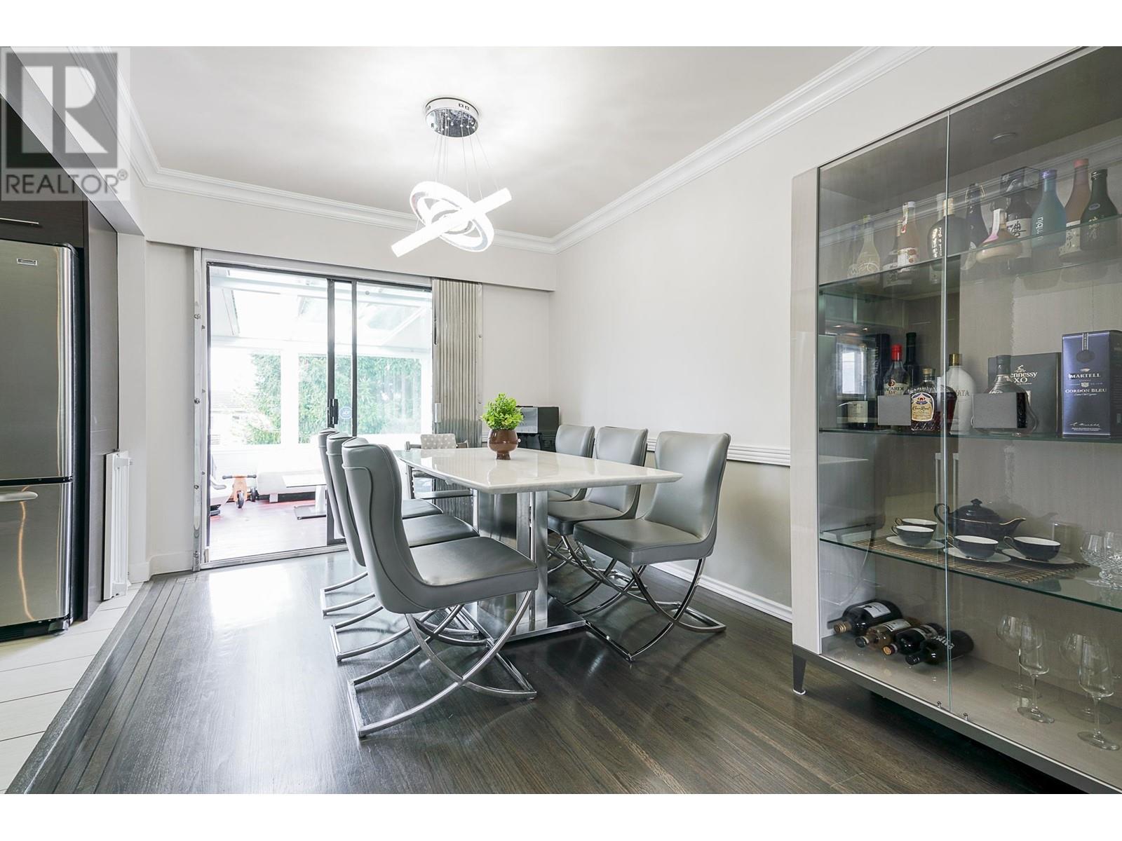 6025 Dickens Street, Burnaby, British Columbia  V5H 1W6 - Photo 9 - R2788325