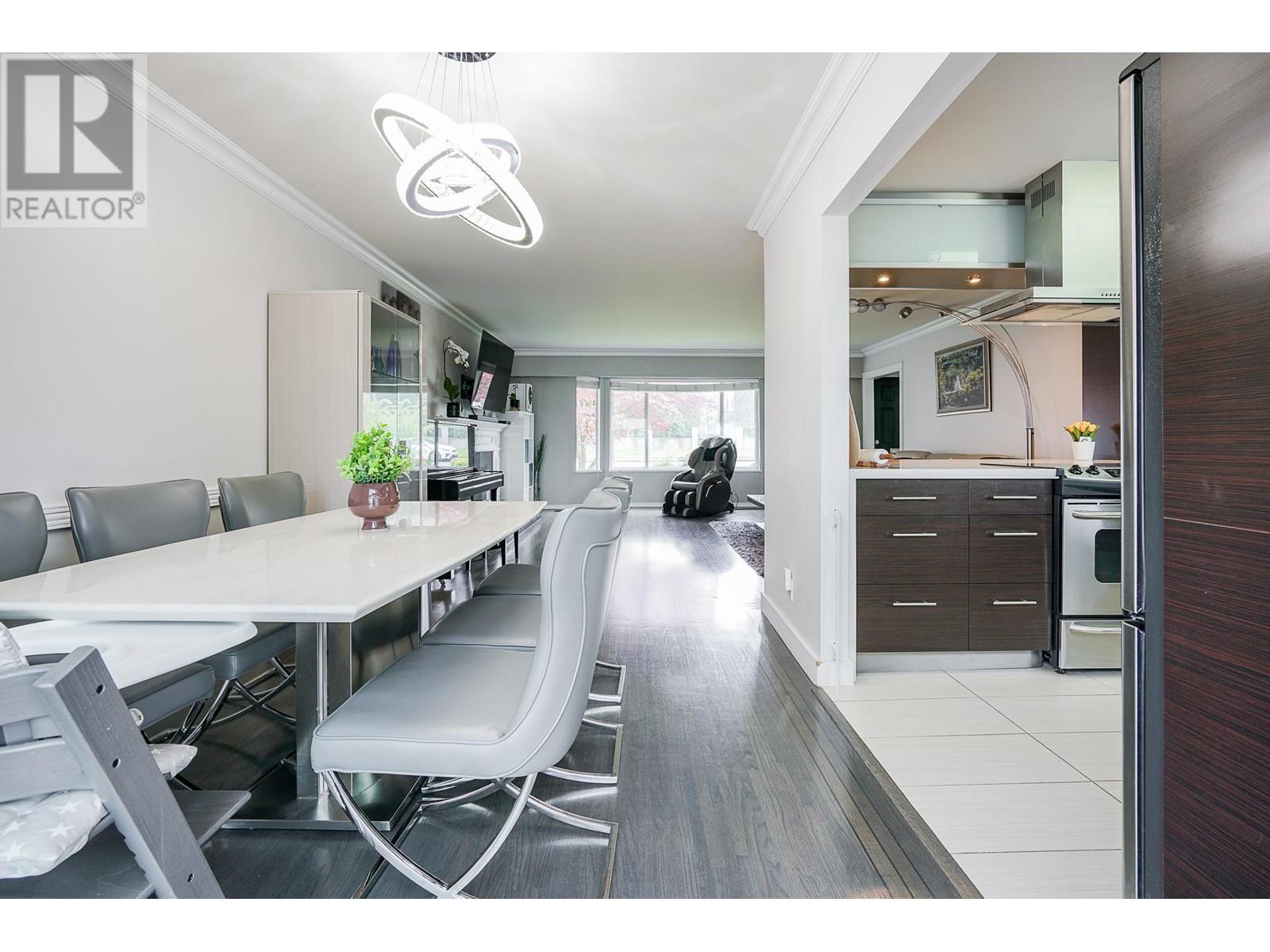 6025 Dickens Street, Burnaby, British Columbia  V5H 1W6 - Photo 11 - R2788325