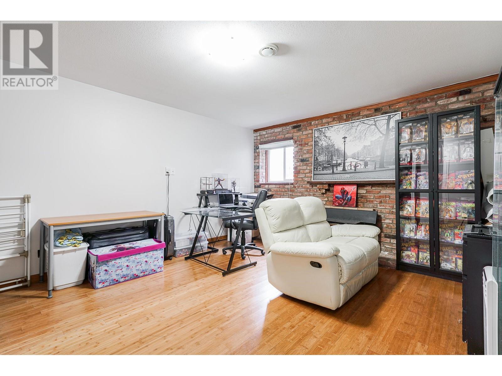 6025 Dickens Street, Burnaby, British Columbia  V5H 1W6 - Photo 18 - R2788325