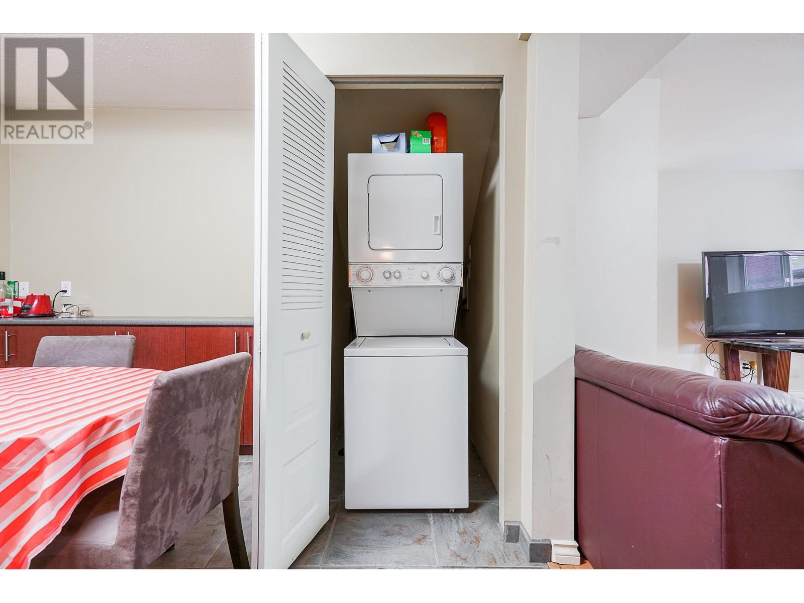 6025 Dickens Street, Burnaby, British Columbia  V5H 1W6 - Photo 32 - R2788325