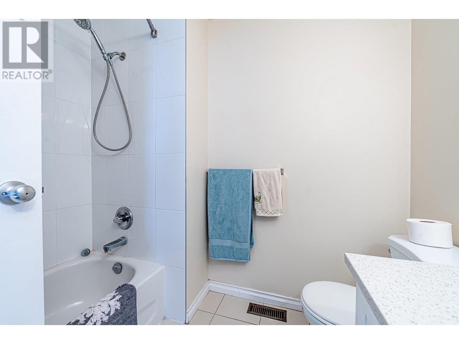 3195 Toba Drive, Coquitlam, British Columbia  V3B 6A3 - Photo 12 - R2788516