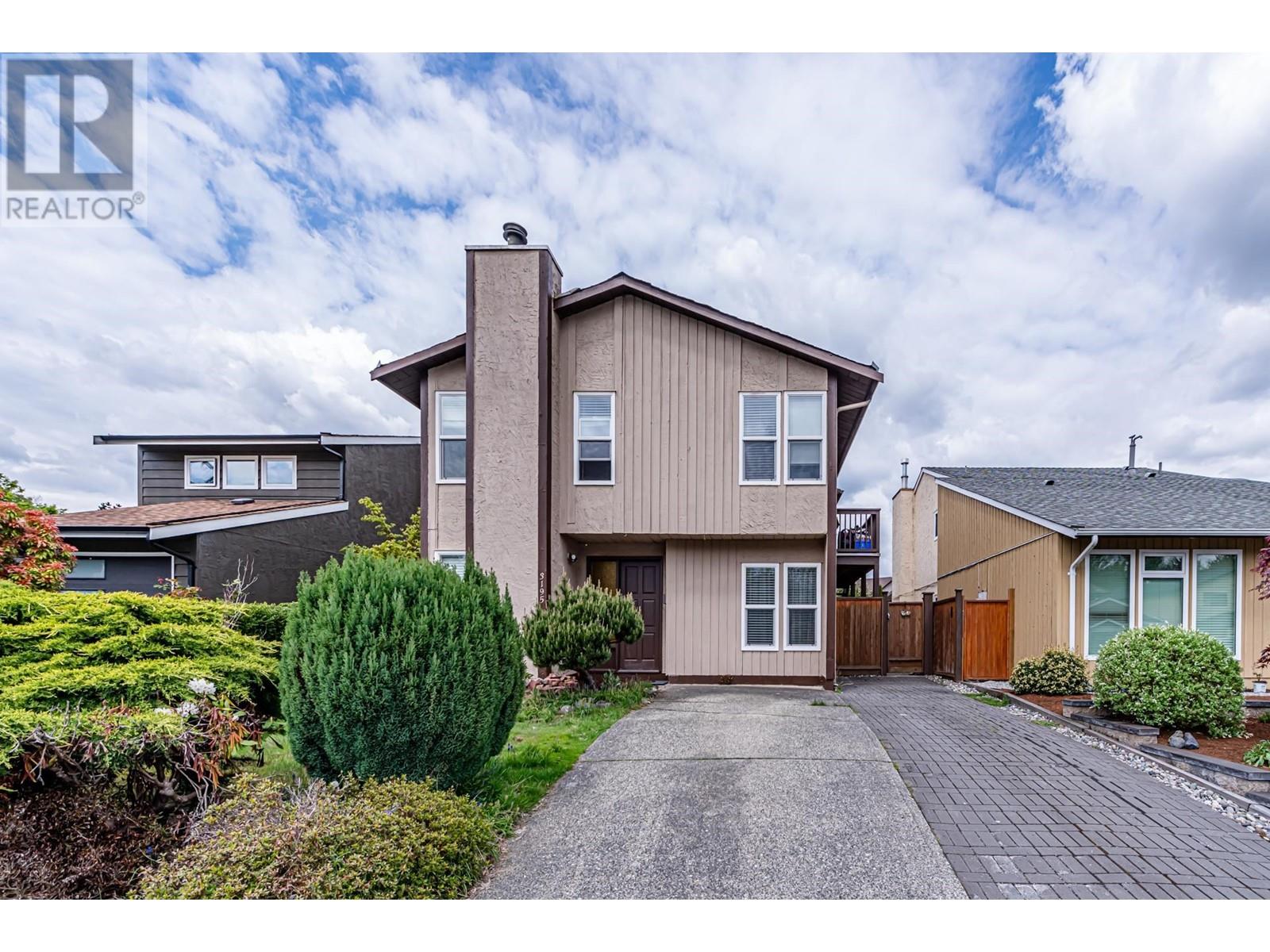 3195 Toba Drive, Coquitlam, British Columbia  V3B 6A3 - Photo 2 - R2788516