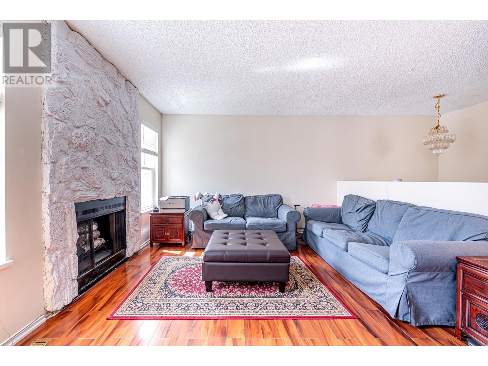 3195 Toba Drive, Coquitlam, British Columbia  V3B 6A3 - Photo 3 - R2788516