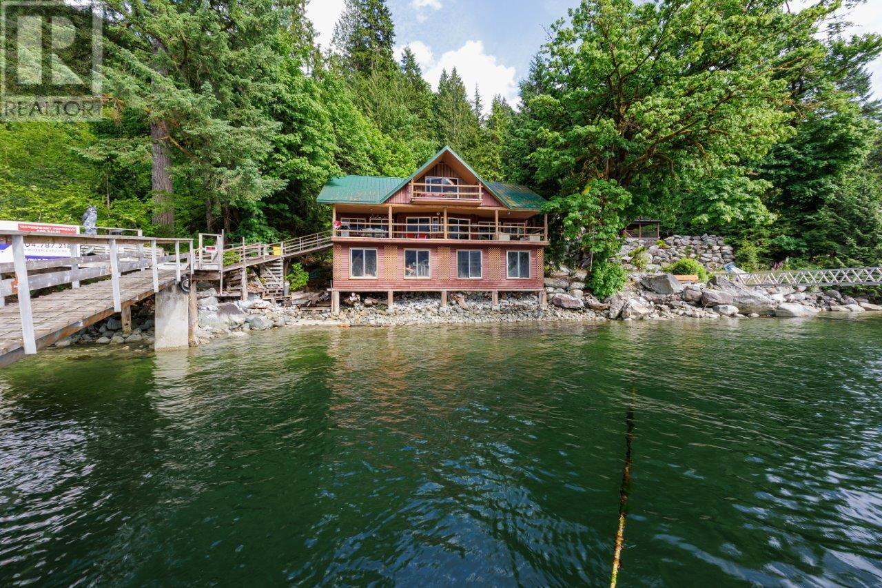 11 Johnson Bay, North Vancouver, British Columbia  V0V 0V0 - Photo 24 - R2789607