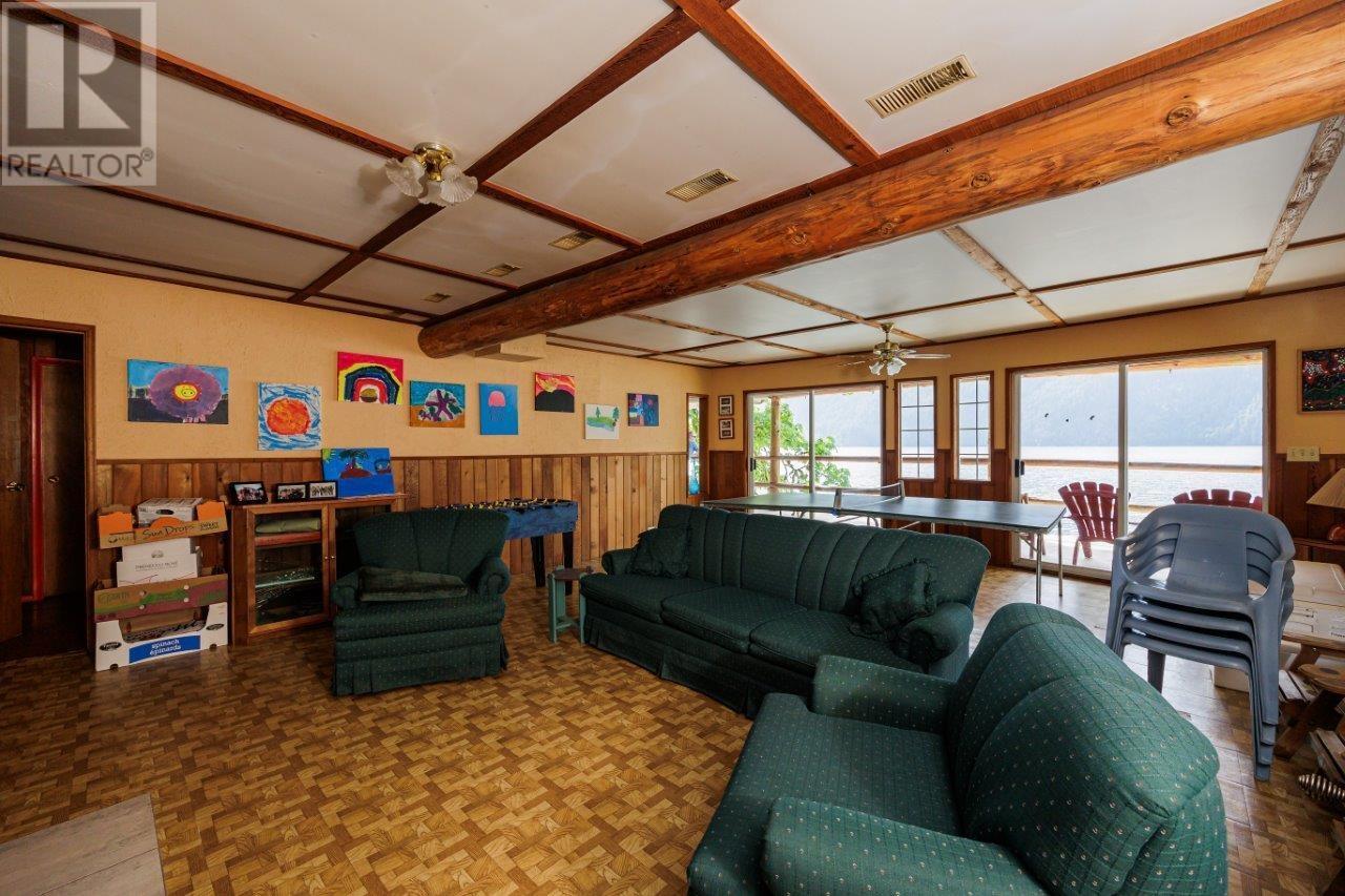 11 Johnson Bay, North Vancouver, British Columbia  V0V 0V0 - Photo 4 - R2789607