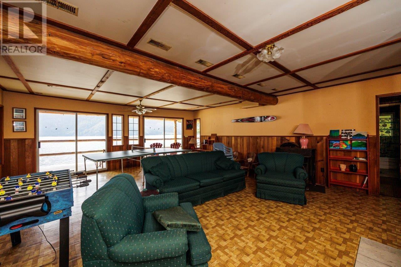 11 Johnson Bay, North Vancouver, British Columbia  V0V 0V0 - Photo 5 - R2789607