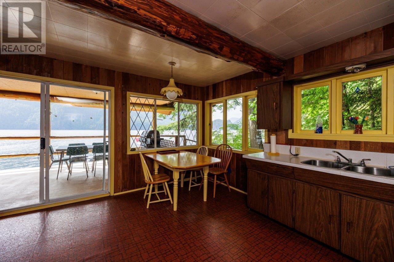 11 Johnson Bay, North Vancouver, British Columbia  V0V 0V0 - Photo 7 - R2789607