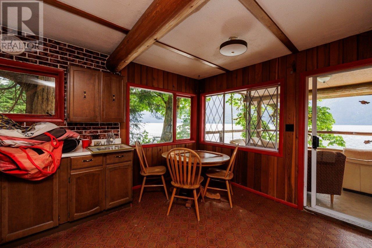 11 Johnson Bay, North Vancouver, British Columbia  V0V 0V0 - Photo 8 - R2789607