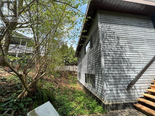 2918 Dewdney Trunk Road, Coquitlam, British Columbia  V3C 2J3 - Photo 2 - R2788919