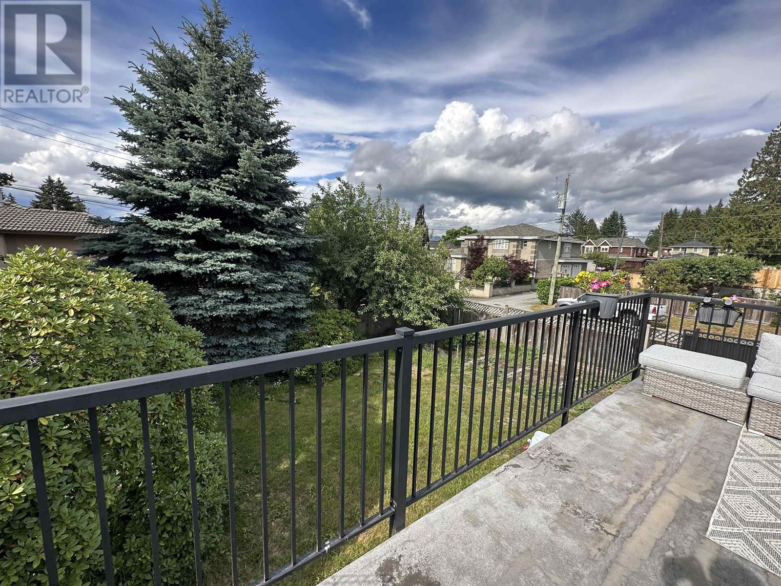 6755 Stanley Street, Burnaby, British Columbia  V5E 1T9 - Photo 2 - R2782196