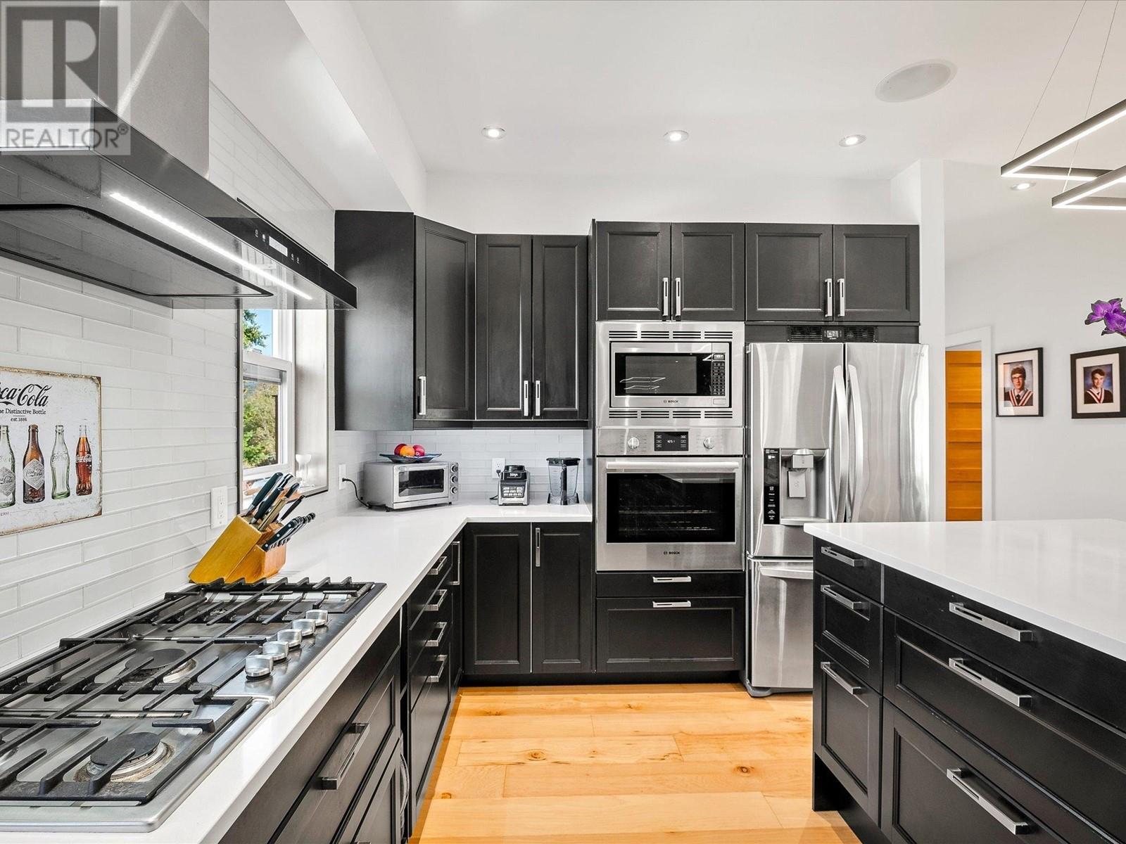 7456 Dogwood Street, Pemberton, British Columbia  V0N 2L0 - Photo 10 - R2789631