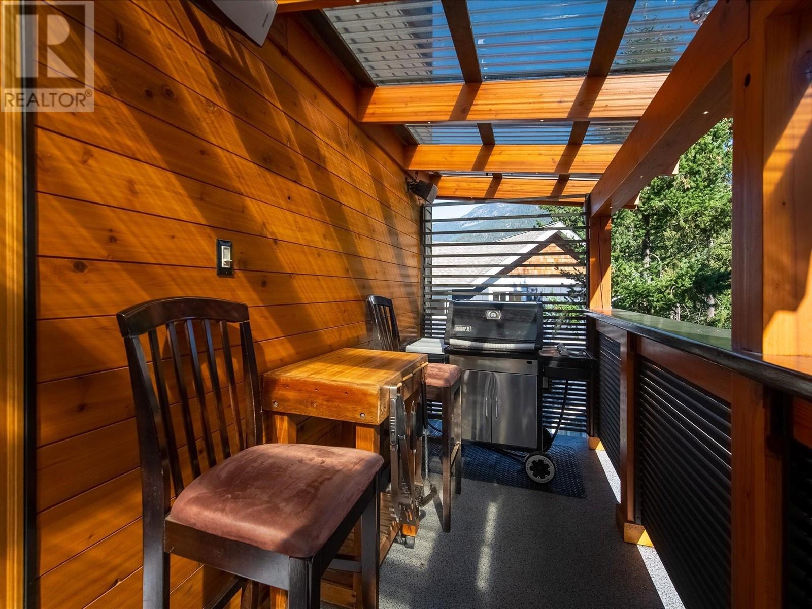 7456 Dogwood Street, Pemberton, British Columbia  V0N 2L0 - Photo 15 - R2789631