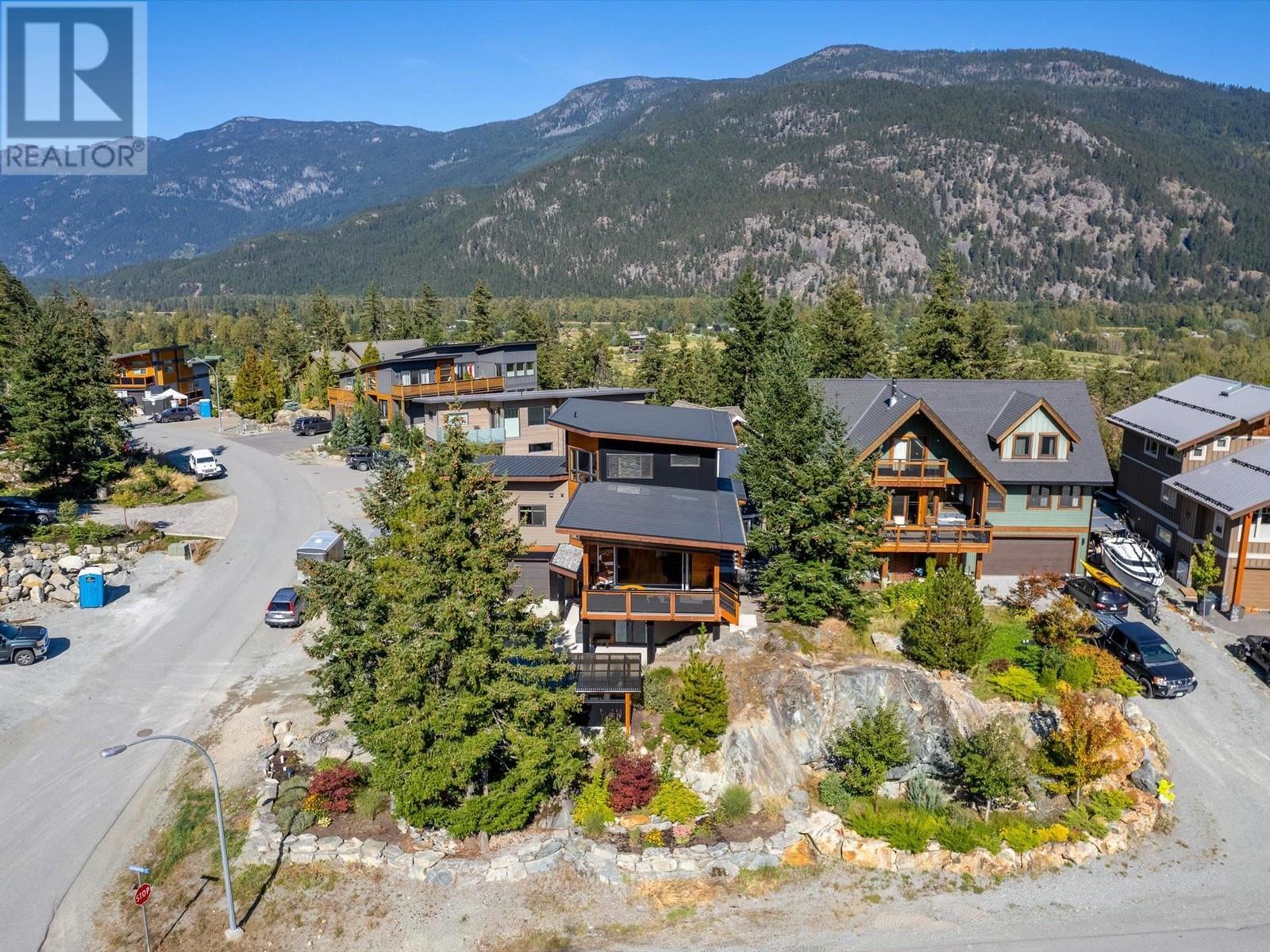 7456 Dogwood Street, Pemberton, British Columbia  V0N 2L0 - Photo 36 - R2789631