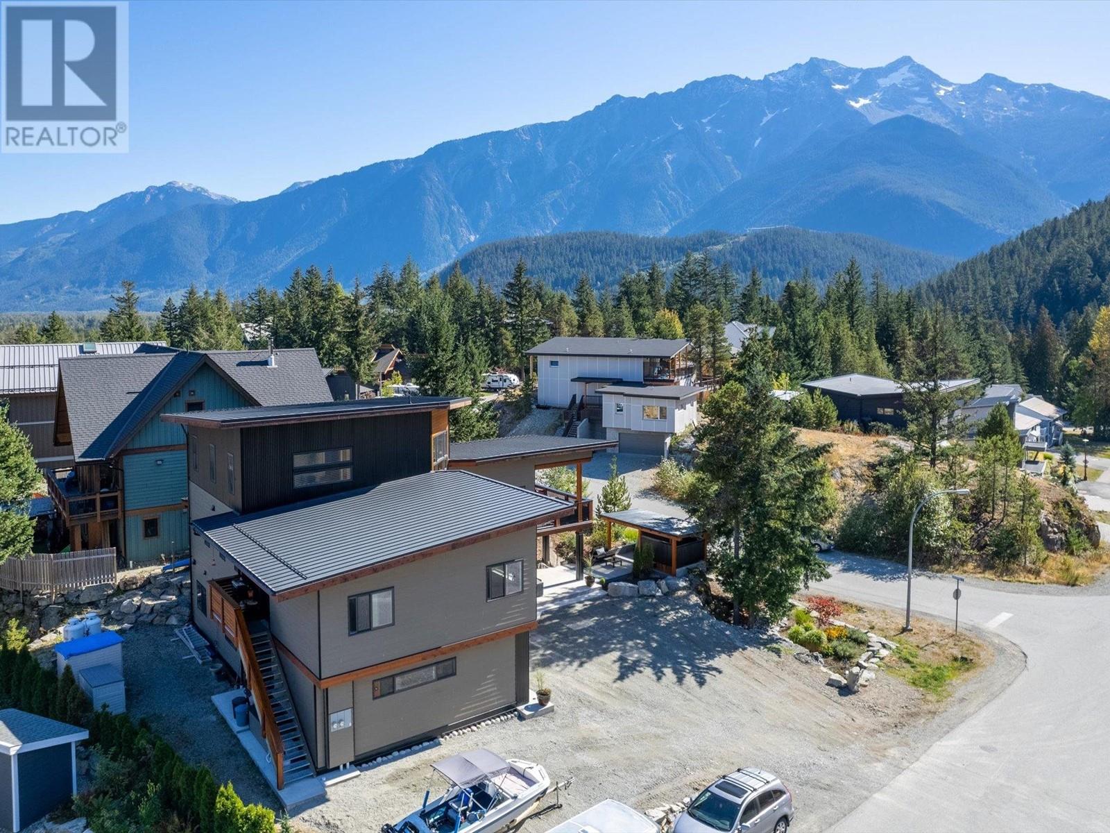 7456 Dogwood Street, Pemberton, British Columbia  V0N 2L0 - Photo 37 - R2789631