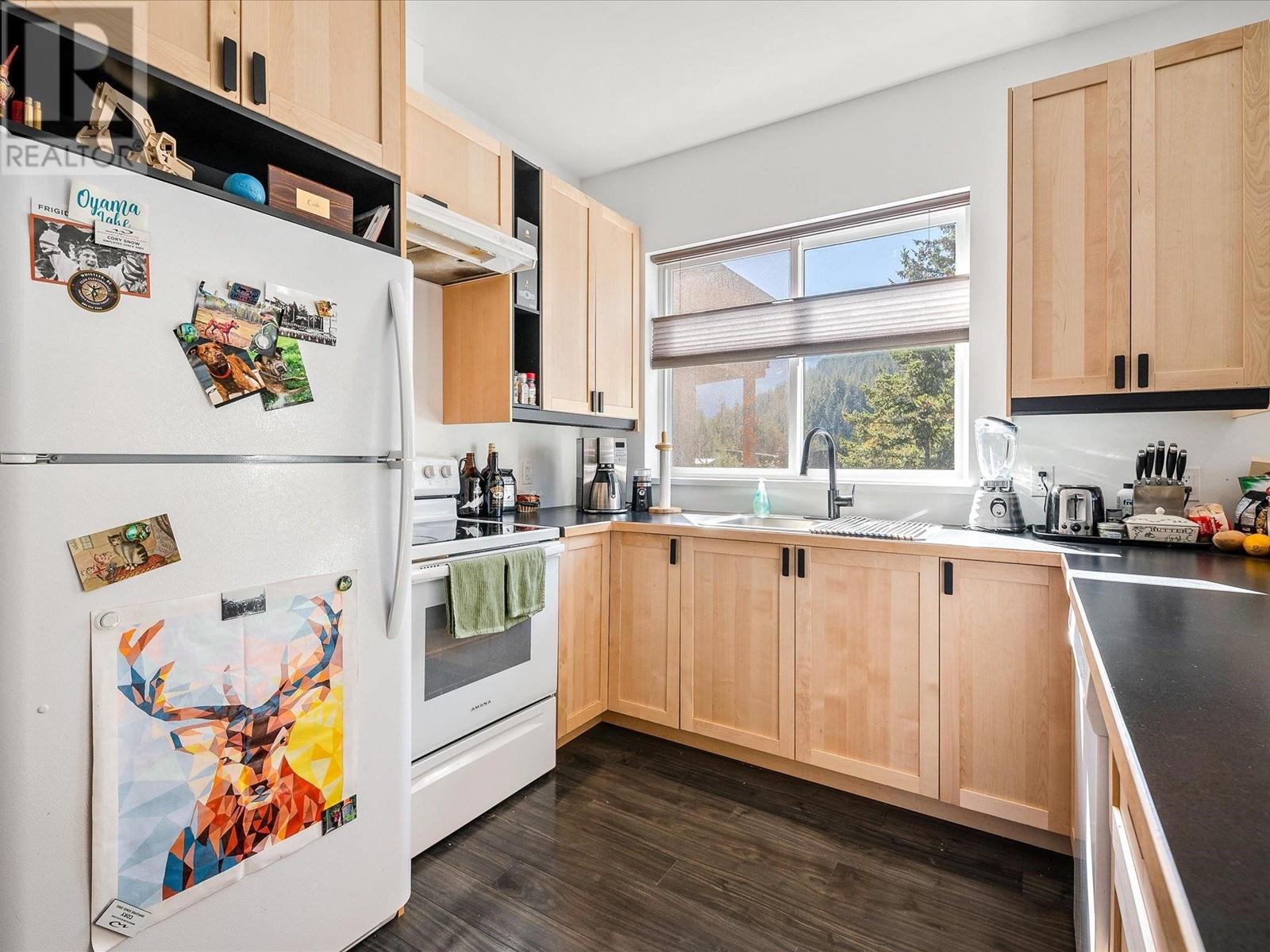 7456 Dogwood Street, Pemberton, British Columbia  V0N 2L0 - Photo 40 - R2789631