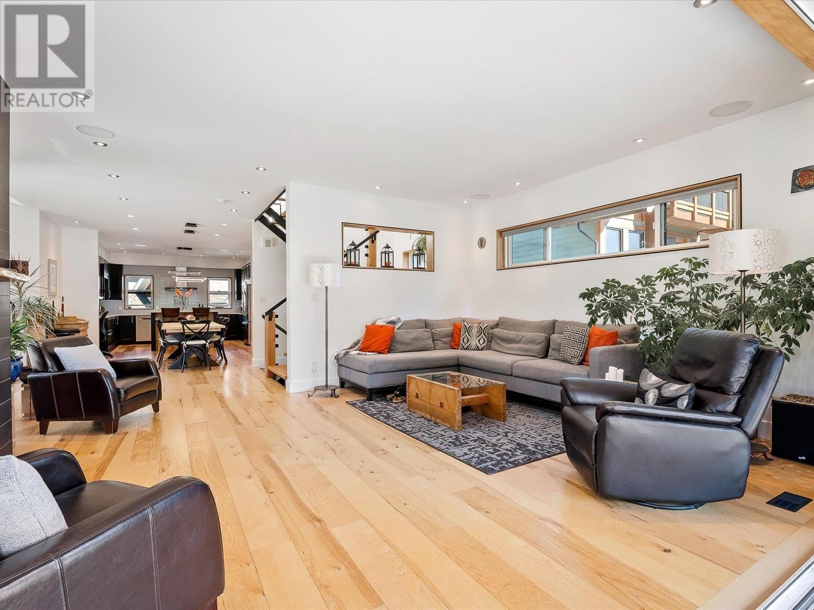 7456 Dogwood Street, Pemberton, British Columbia  V0N 2L0 - Photo 6 - R2789631