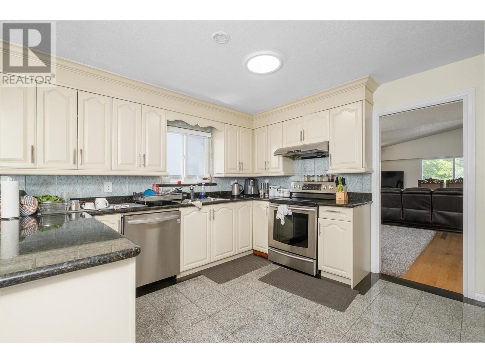 2060 E 37th Avenue, Vancouver, British Columbia  V5P 1G2 - Photo 8 - R2786963