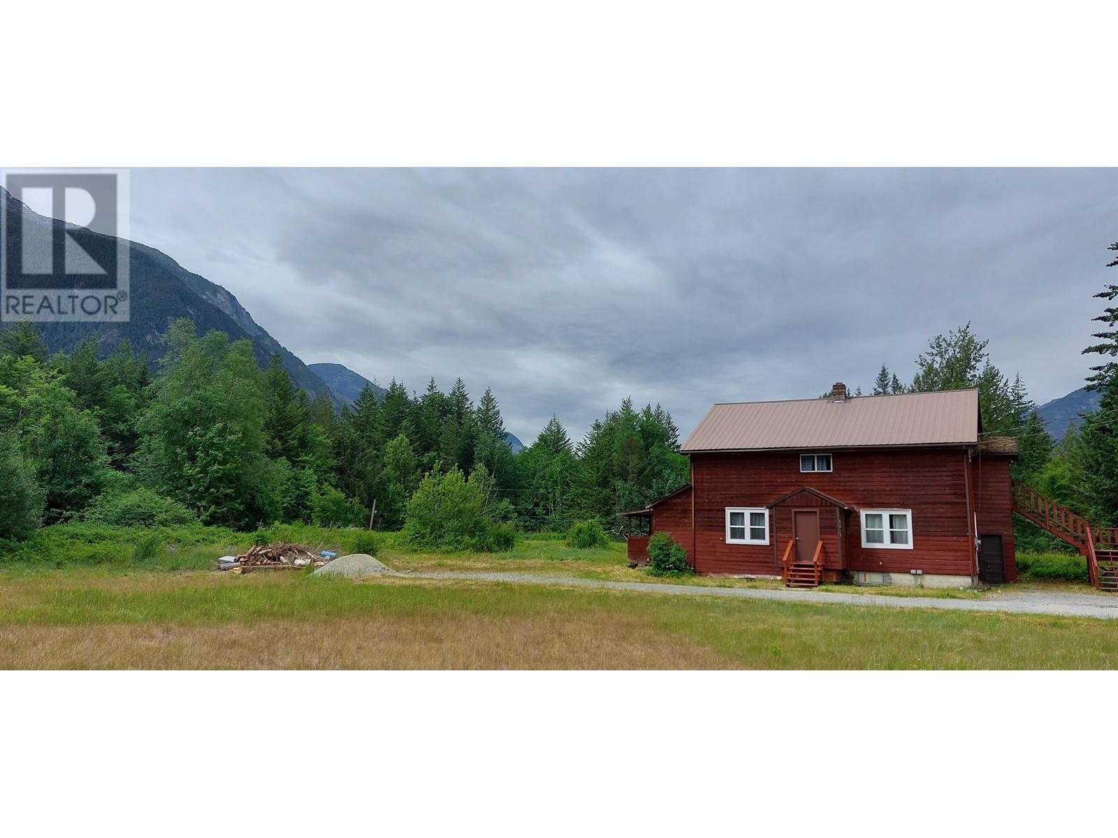 2335 MACKENZIE 20 HIGHWAY, Bella Coola, British Columbia