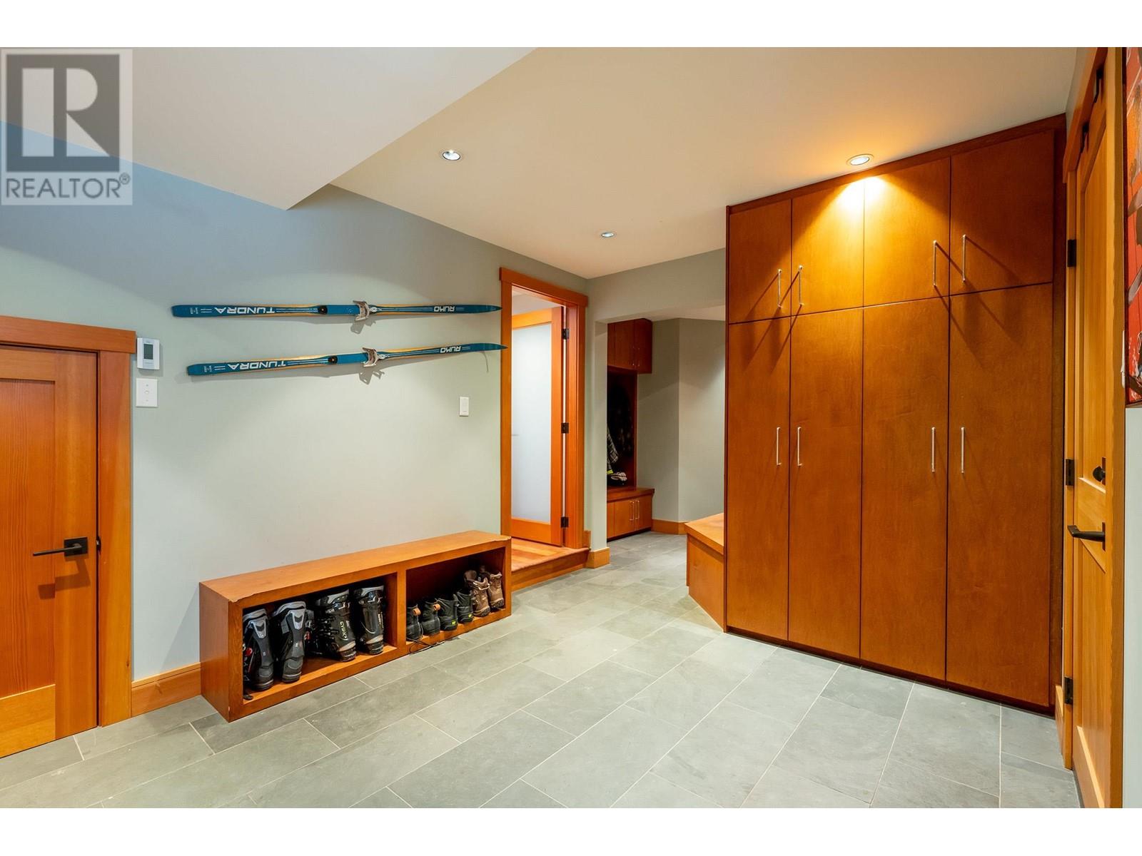 7161 Nancy Greene Drive, Whistler, British Columbia  V8E 0E3 - Photo 21 - R2789575