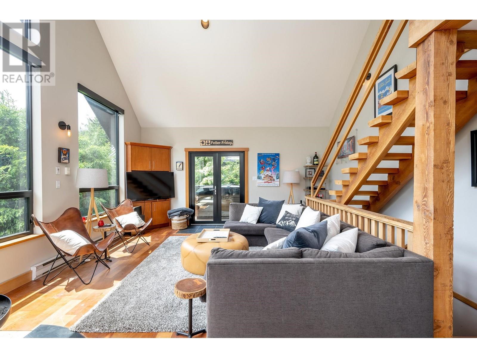 7161 Nancy Greene Drive, Whistler, British Columbia  V8E 0E3 - Photo 3 - R2789575