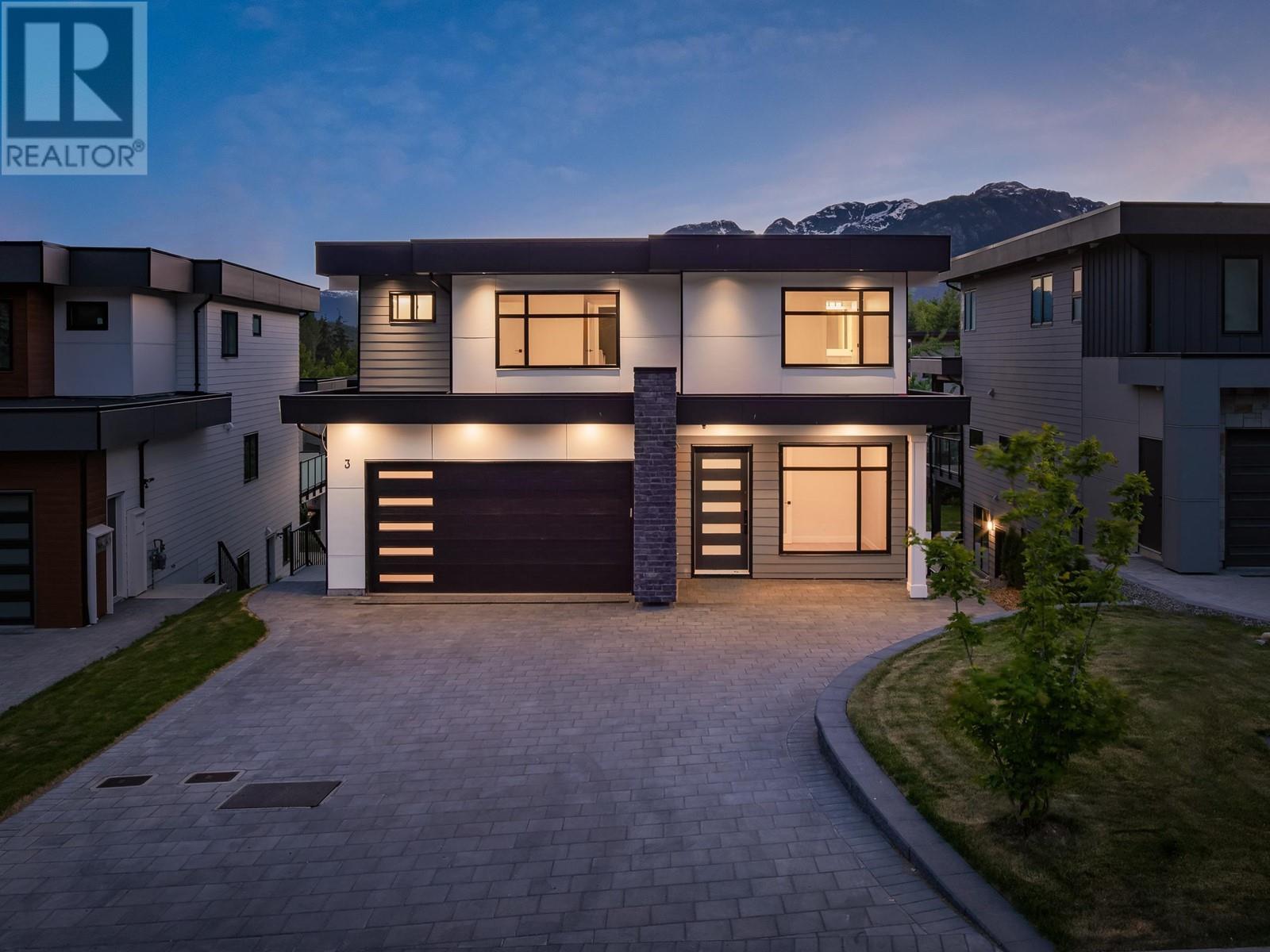 3 3385 MAMQUAM ROAD, squamish, British Columbia