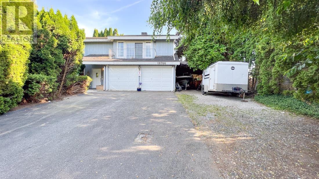 19766 115 A Avenue, Pitt Meadows, British Columbia  V3Y 1P2 - Photo 2 - R2790140
