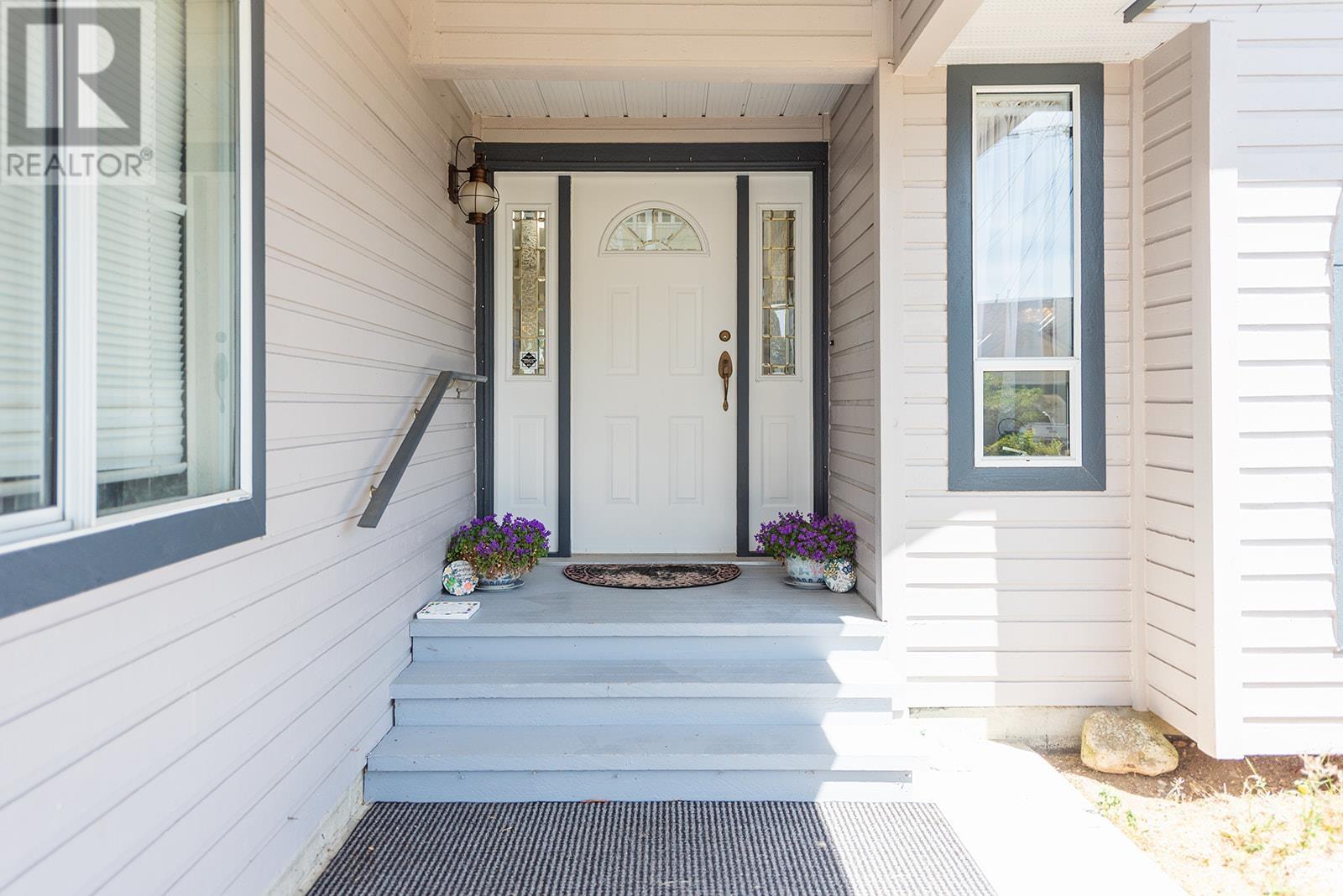 190 Grandview Heights Road, Gibsons, British Columbia  V0N 1V3 - Photo 2 - R2790222