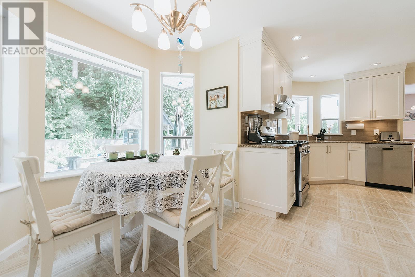 190 Grandview Heights Road, Gibsons, British Columbia  V0N 1V3 - Photo 7 - R2790222