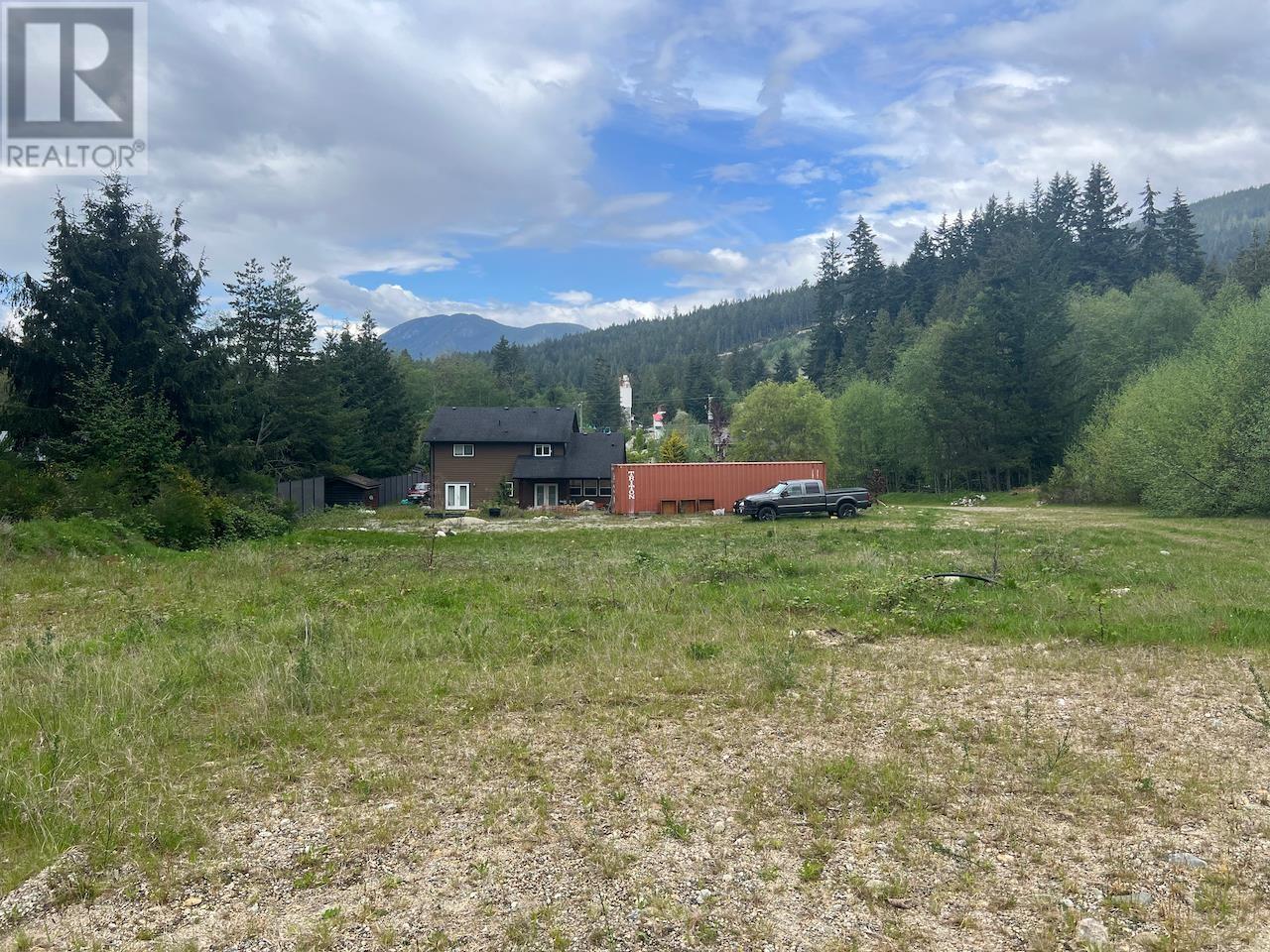 5405 Yew Road, Sechelt, British Columbia  V7Z 0L3 - Photo 9 - R2790525