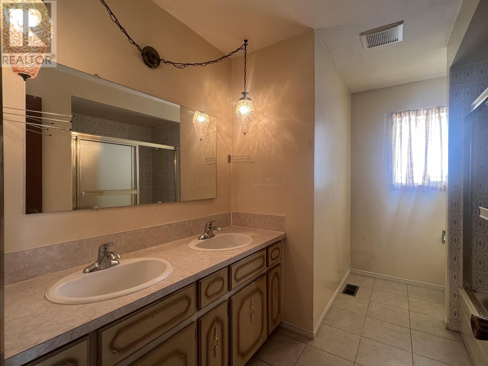 2415 E 28th Avenue, Vancouver, British Columbia  V5R 1R5 - Photo 6 - R2790467