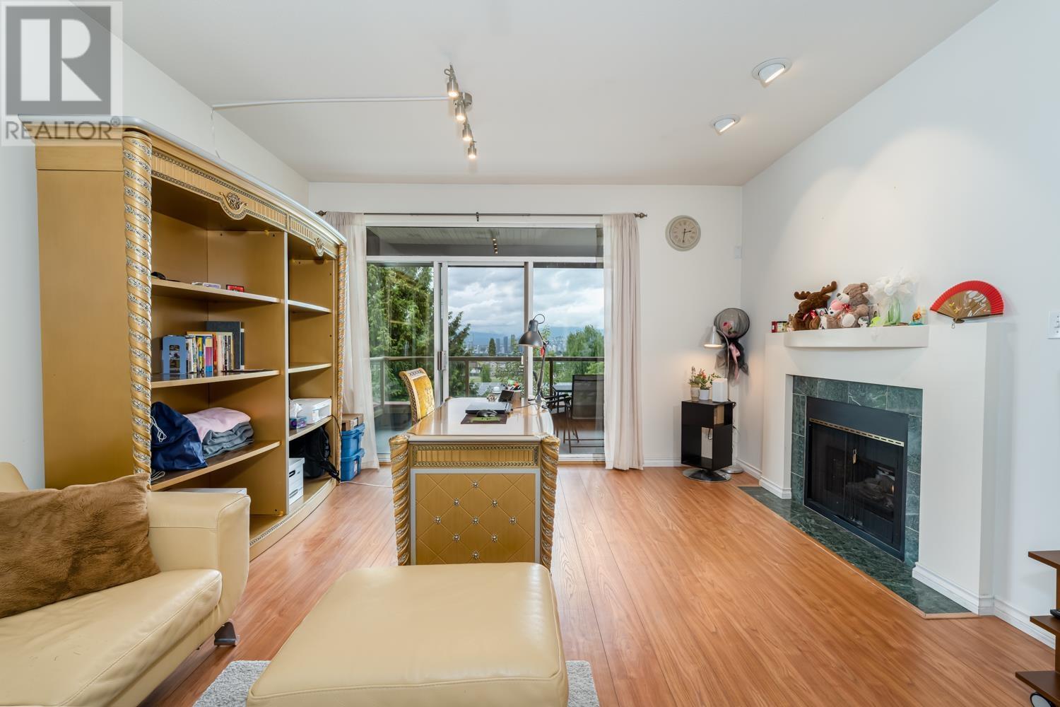 313 4951 Sanders Street, Burnaby, British Columbia  V5H 1S8 - Photo 5 - R2790608