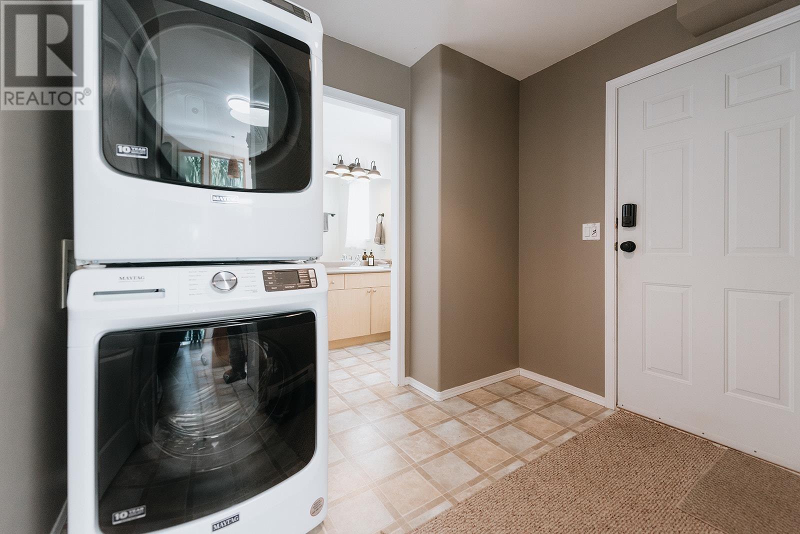 8650 Redrooffs Road, Halfmoon Bay, British Columbia  V7Z 1E7 - Photo 11 - R2790948