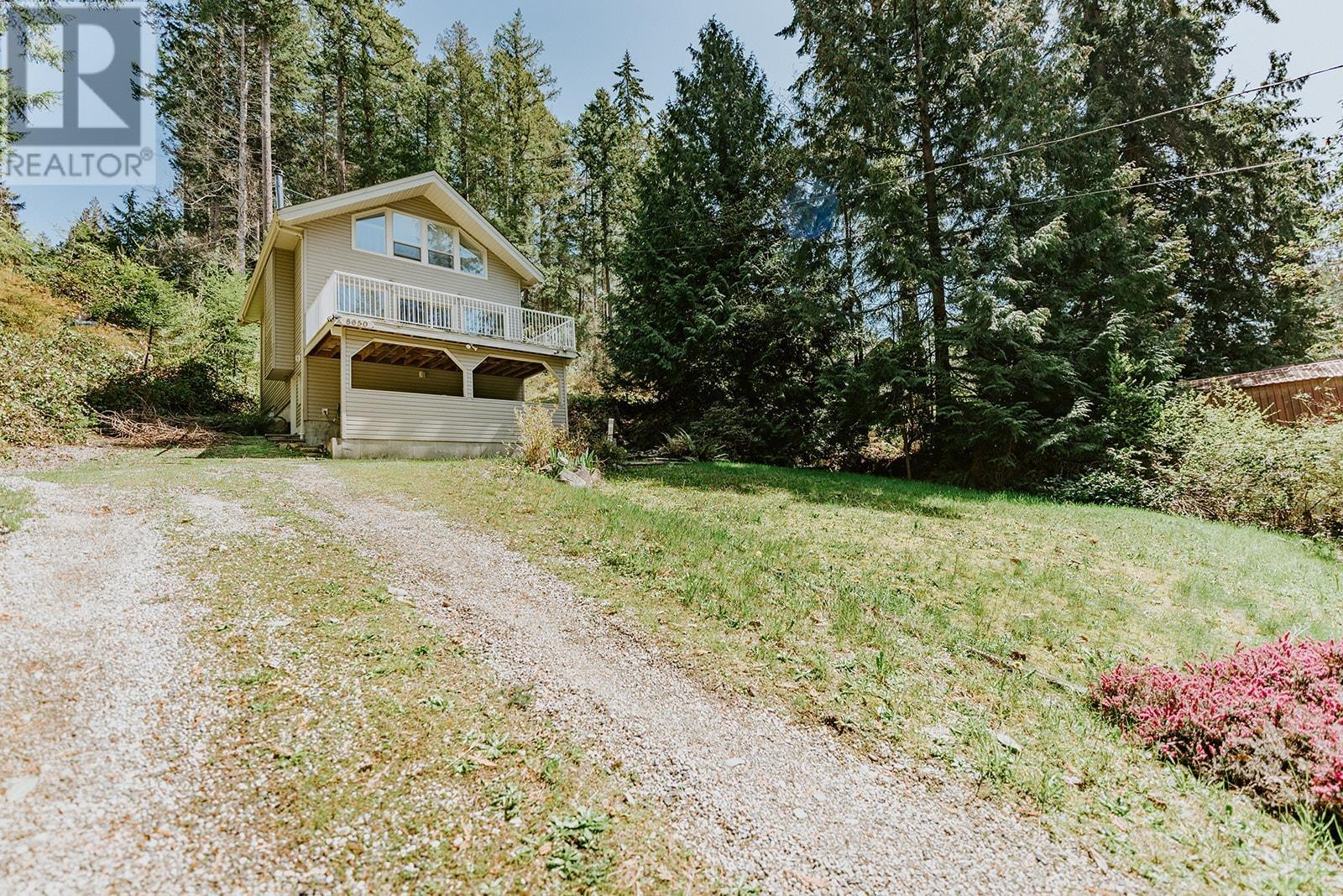 8650 Redrooffs Road, Halfmoon Bay, British Columbia  V7Z 1E7 - Photo 3 - R2790948