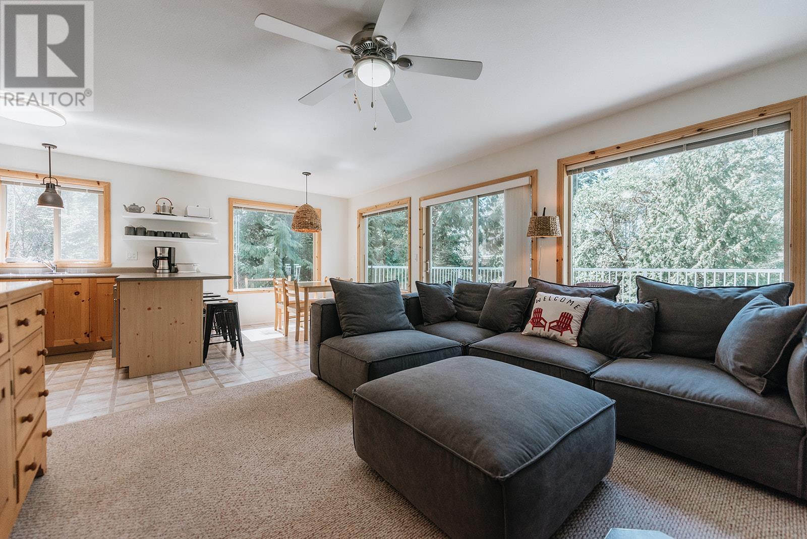 8650 Redrooffs Road, Halfmoon Bay, British Columbia  V7Z 1E7 - Photo 9 - R2790948