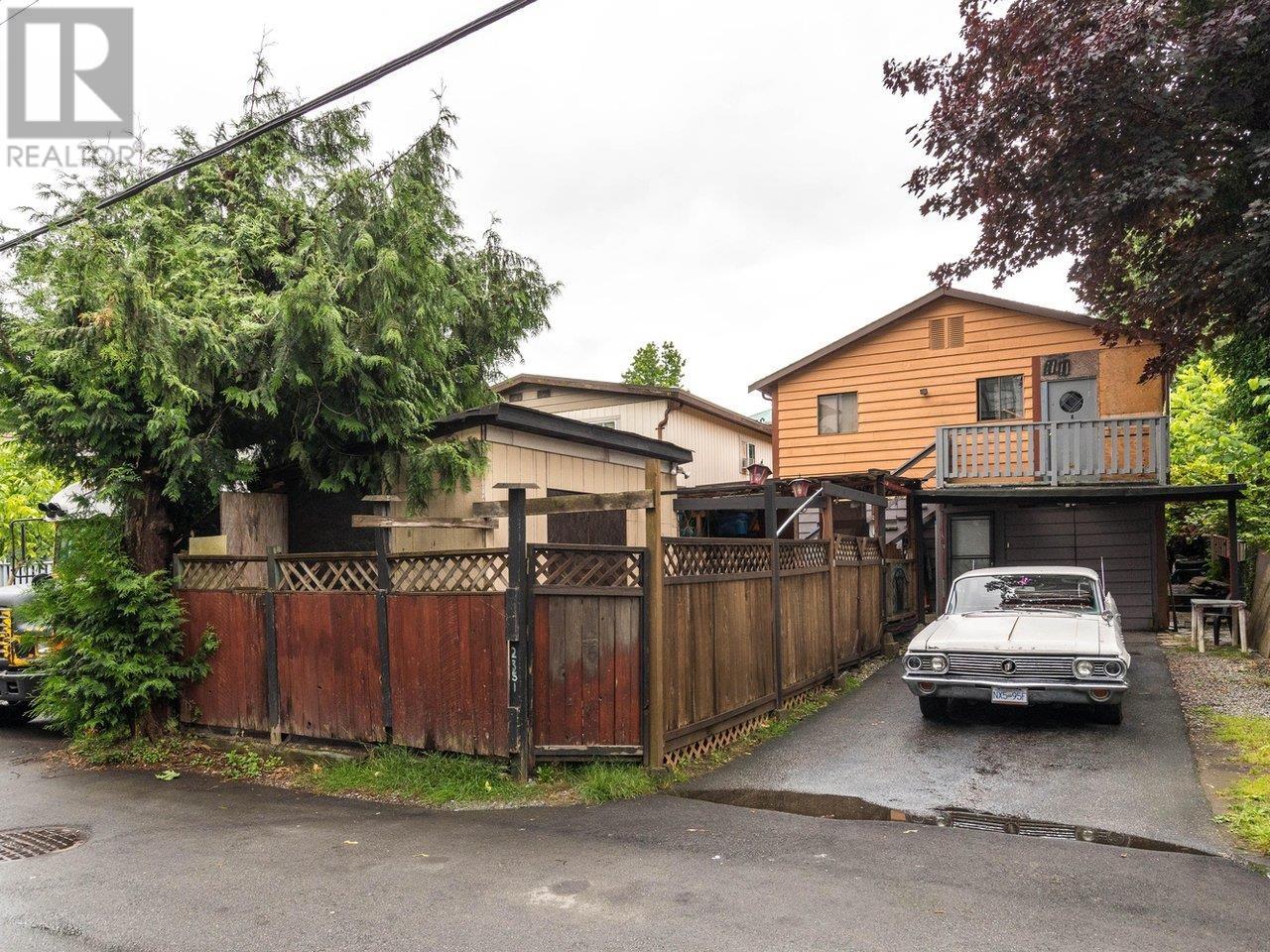 2349 Hawthorne Avenue, Port Coquitlam, British Columbia  V3C 1X1 - Photo 21 - R2747623