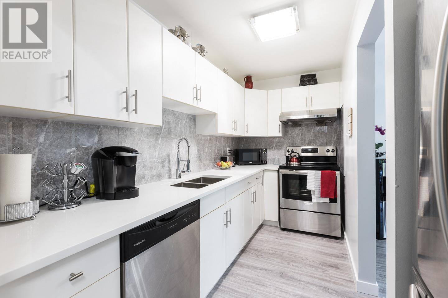105 601 North Road, Coquitlam, British Columbia  V3J 1P1 - Photo 2 - R2758421