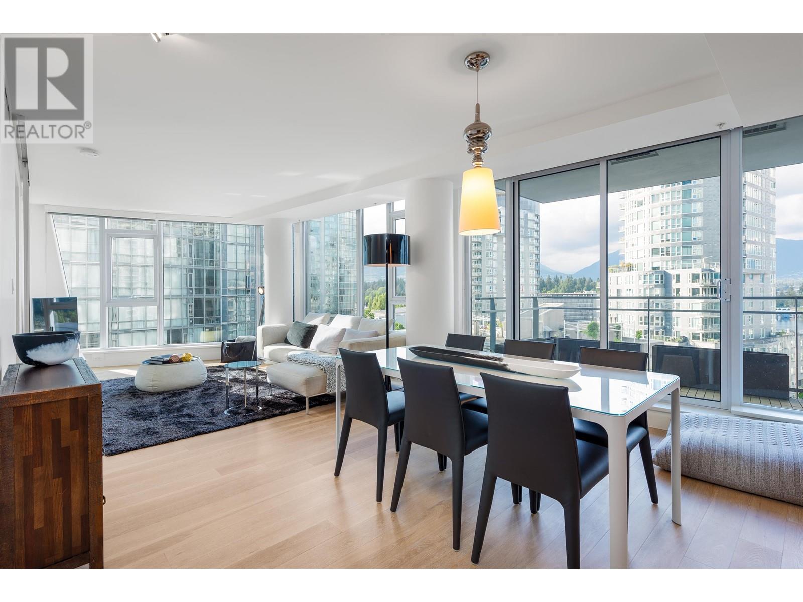 801 1499 W Pender Street, Vancouver, British Columbia  V6G 0A7 - Photo 2 - R2778601