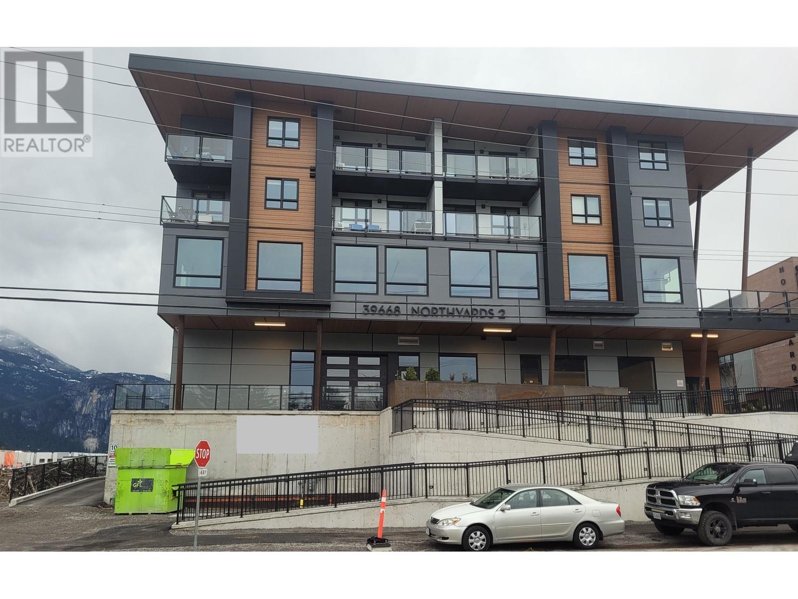 101 39668 Government Road, Squamish, British Columbia  V0N 3G0 - Photo 1 - C8052477