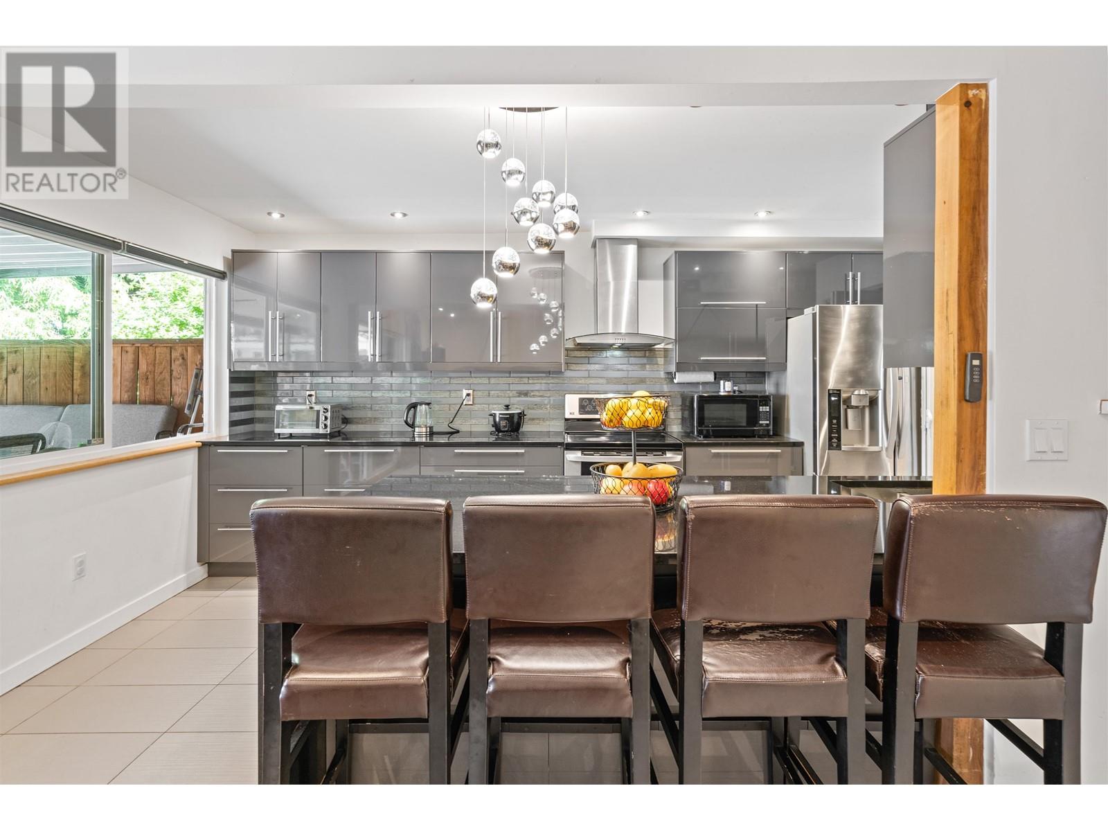 2535 Gordon Avenue, Port Coquitlam, British Columbia  V3C 3Z3 - Photo 12 - R2791994