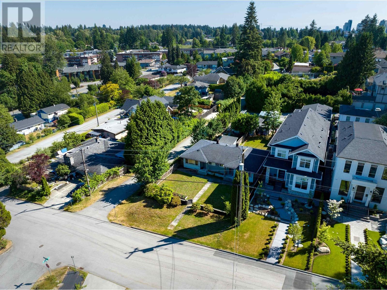 205a Mount Royal Drive, Port Moody, British Columbia  V3H 1P9 - Photo 4 - R2788033