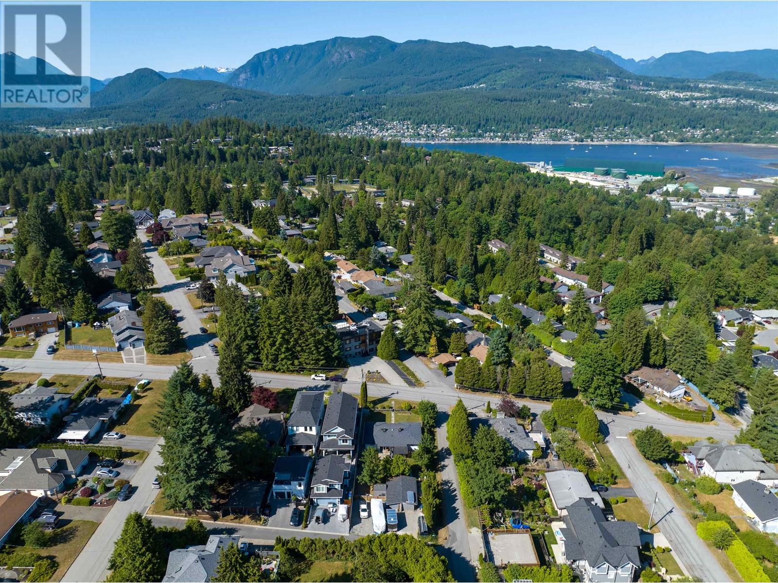 205a Mount Royal Drive, Port Moody, British Columbia  V3H 1P9 - Photo 11 - R2788033