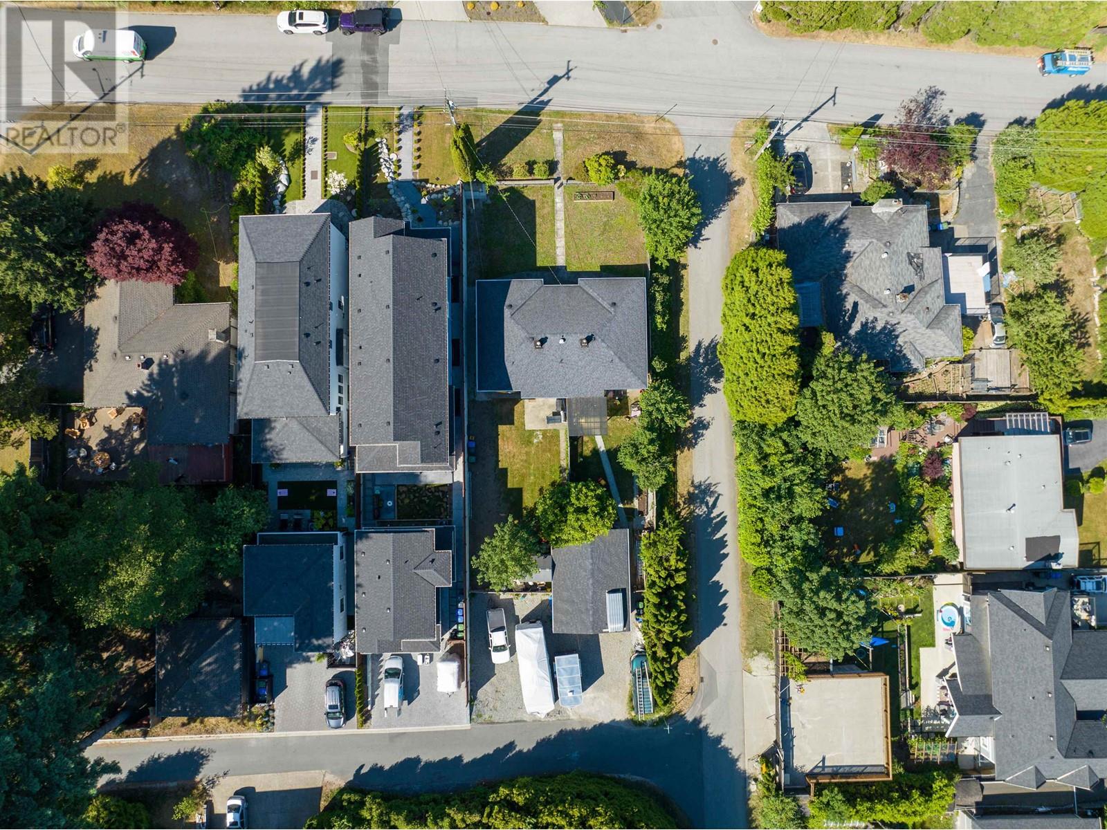 205a Mount Royal Drive, Port Moody, British Columbia  V3H 1P9 - Photo 8 - R2788033