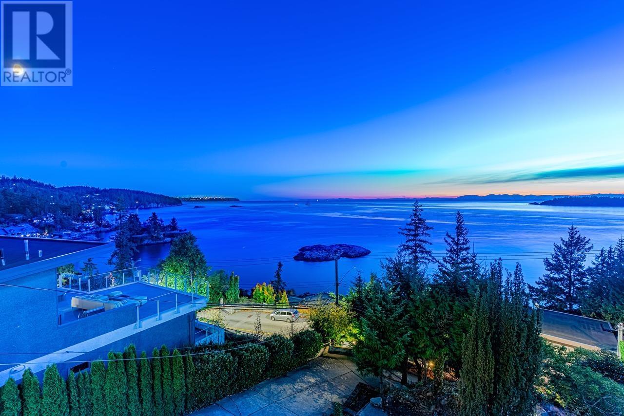 5949 MARINE DRIVE, west vancouver, British Columbia