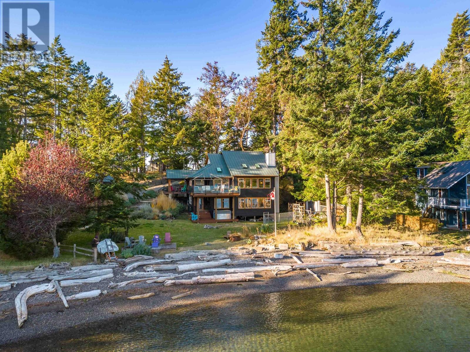 7942 Plumper Way, Pender Island, British Columbia  V0N 2M2 - Photo 2 - R2792299