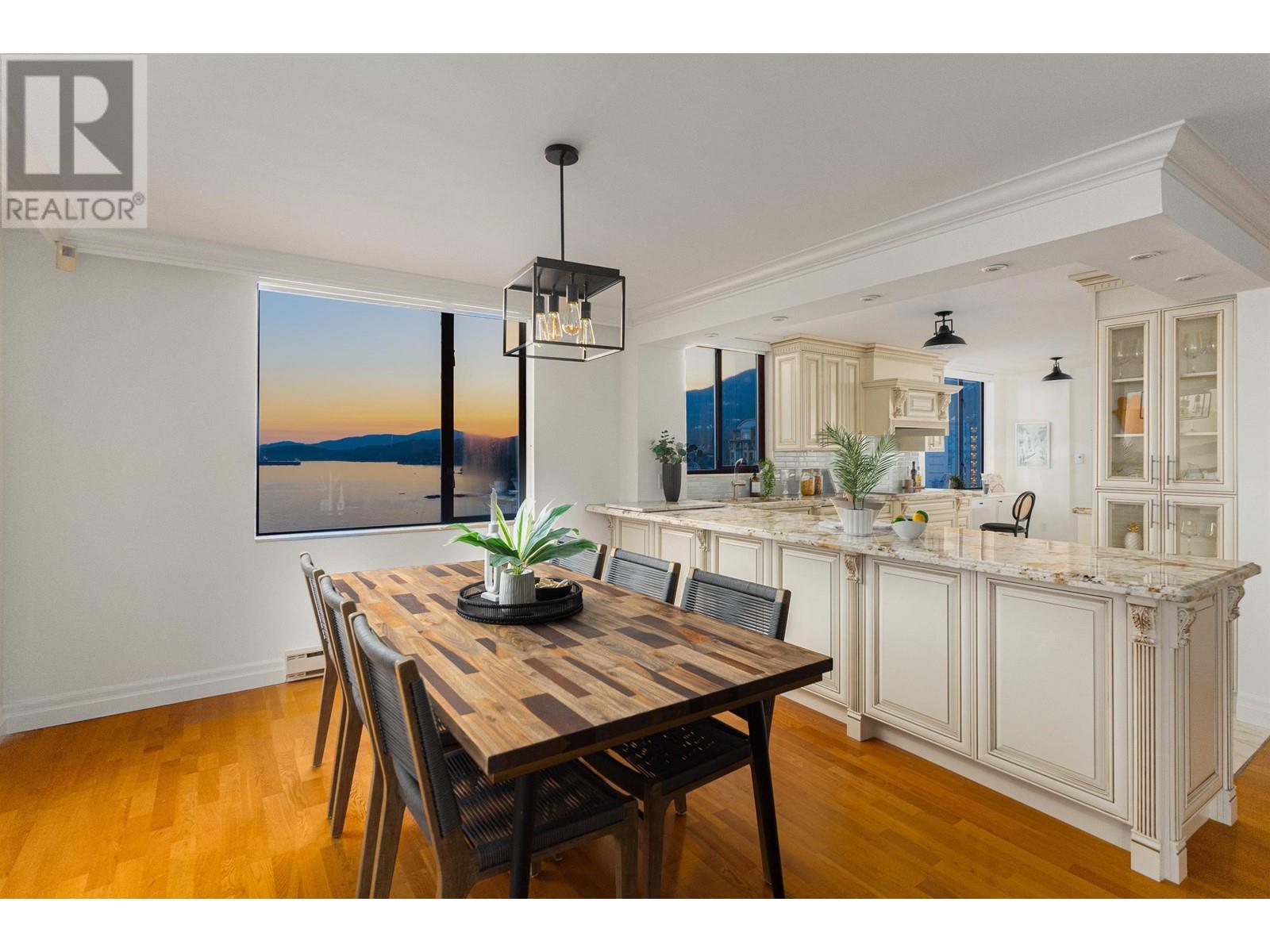 1501 2240 Bellevue Avenue, West Vancouver, British Columbia V7V 1C6