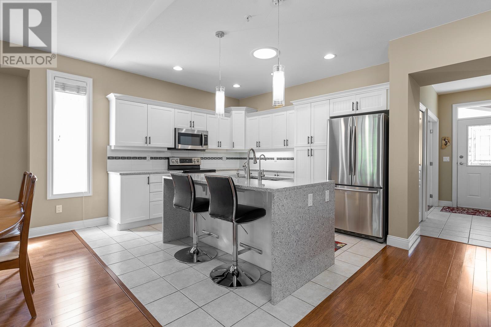 127 19639 Meadow Gardens Way, Pitt Meadows, British Columbia  V3Y 2T5 - Photo 4 - R2792142